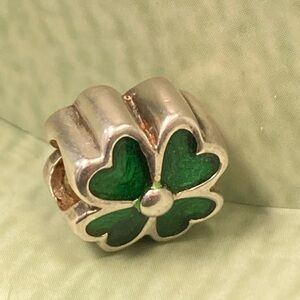 Solvar Silver and Green Clover Bead